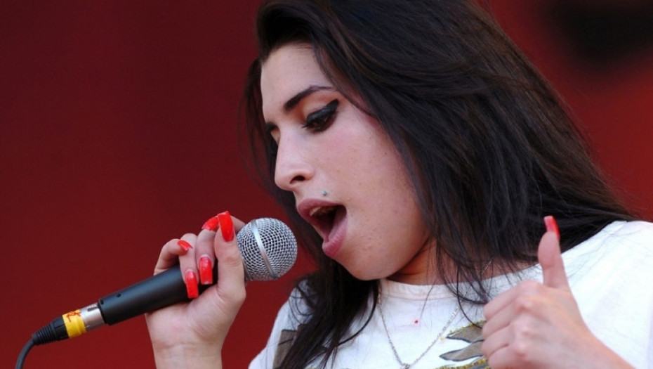 NAKON SKANDALOZNOG KONCERTA U BEOGRADU Majka Ejmi Vajnhaus otkrila do sada šokantne detalje koji nisu bili poznati javnosti, a tiču se iznenadne smrti pevačice!