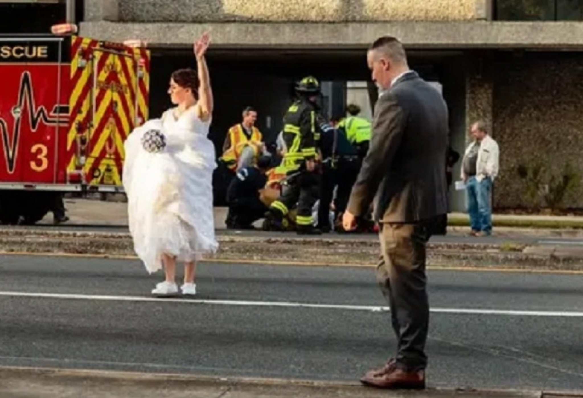 venčanje, bračni par, policija