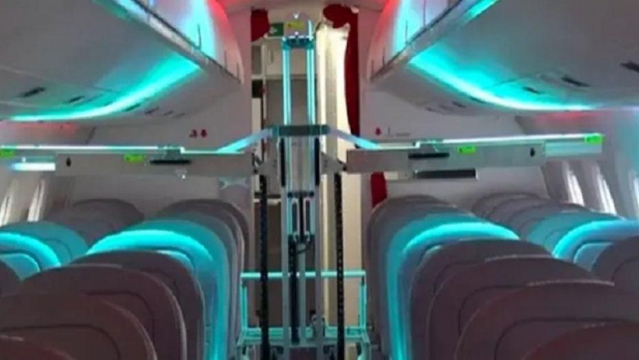 robot na avionu, uv zrak