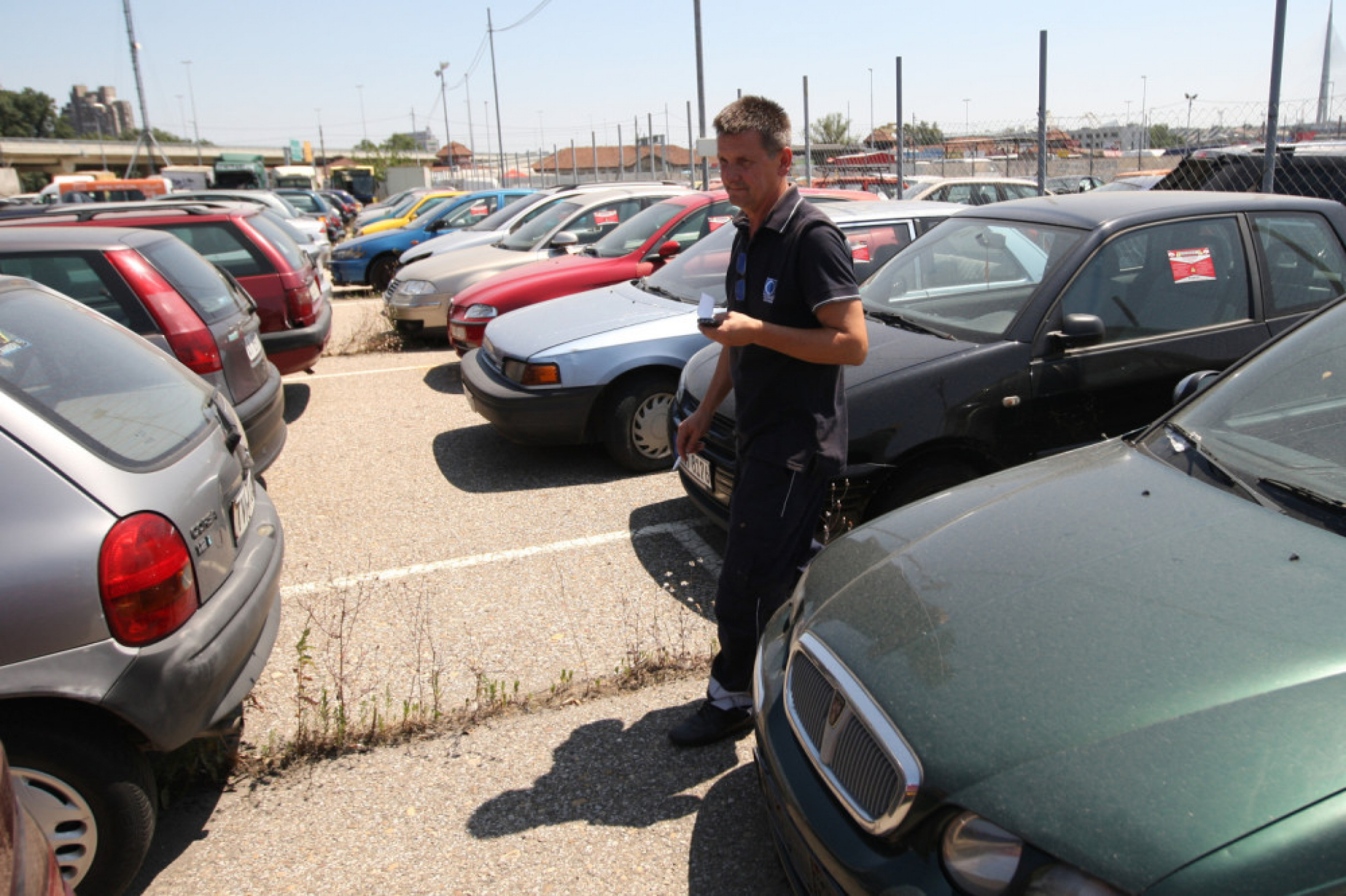PRODAJA NOVIH AUTOMOBILA U SRBIJI PORASLA ZA 16 ODSTO Za Mercedes, Audi i BMW nema zime