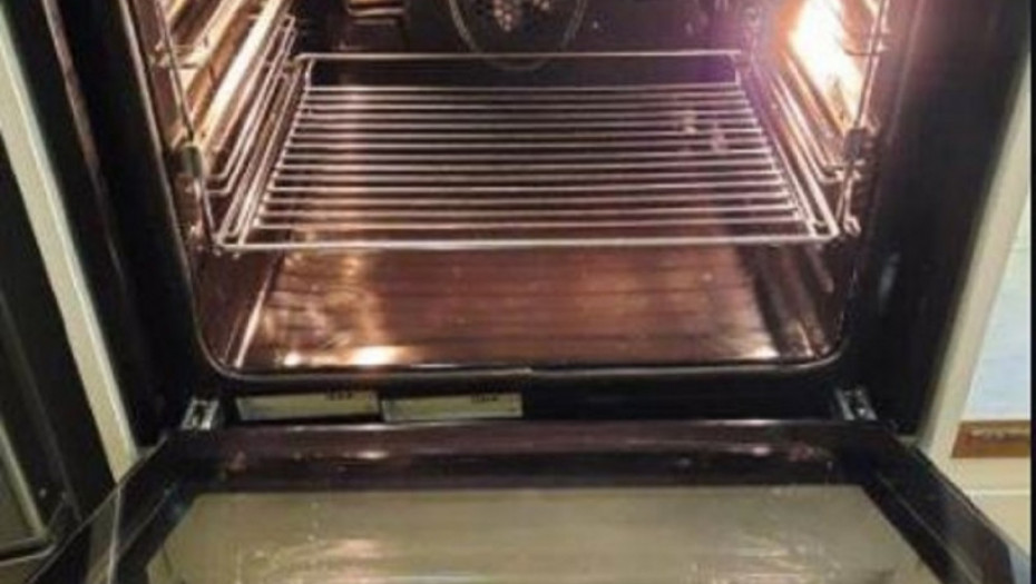 STVARNO OVAJ TRIK "RADI" POSAO Najbolji način da očistite rešetke iz rerne – bez muke i ribanja! (VIDEO)