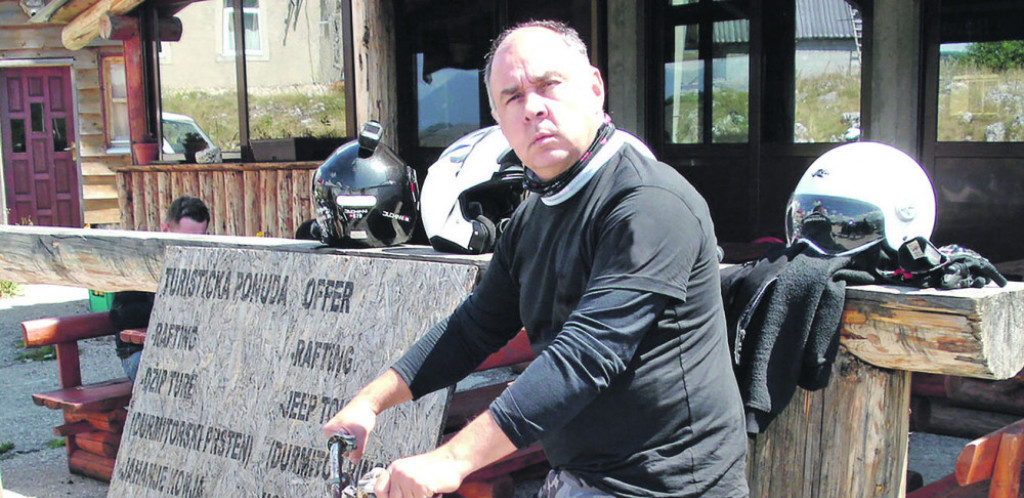 VEŠTO JE KRIJE GODINAMA Bule Goncić u braku je više od tri decenije, a njegovu prelepu suprugu često viđate na malim ekranima (FOTO)