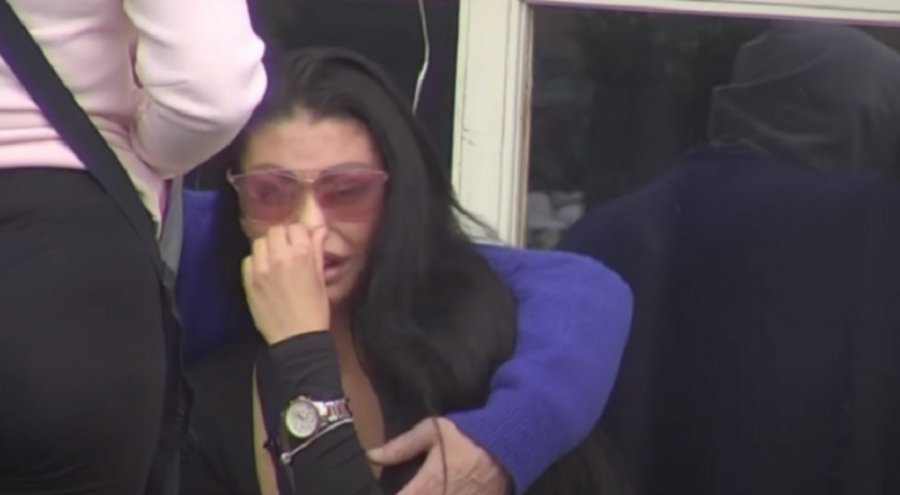 JOŠ JEDAN LJUBAVNI TROUGAO Janjuš konačno priznao da mu je Aleks nova devojka, Maja se potuno slomila, ne može da dođe sebi od plakanja!