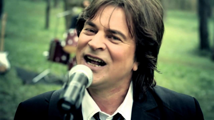 DIREKTNO I ISKRENO! Alen Islamović ogolio dušu o sebi, karijeri i tajni svog prepoznatljivog glasa, a evo šta je rekao o porocima!