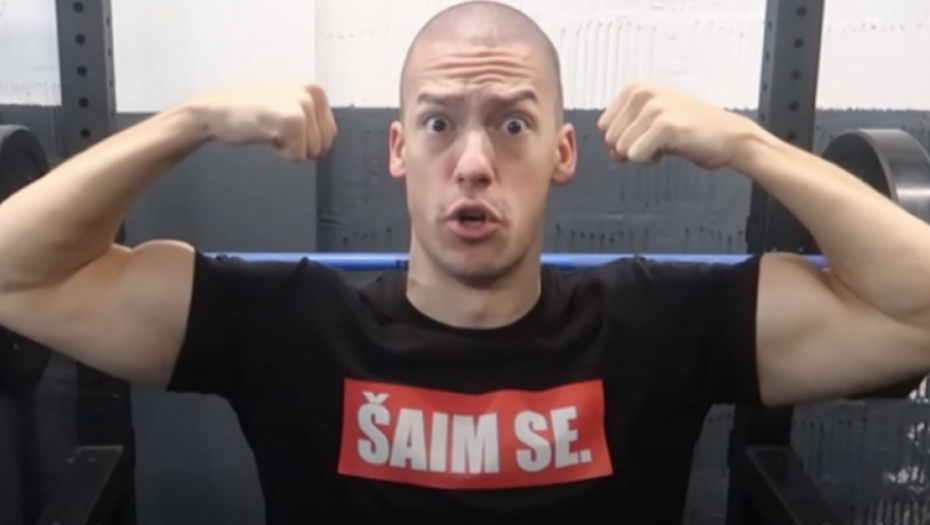 DEVOJKA BAKE PRASETA PROLAZI KROZ LINČ NA INSTAGRAMU Anja pokazala jezive poruke koje dobija nakon Kikinog samoubistva!