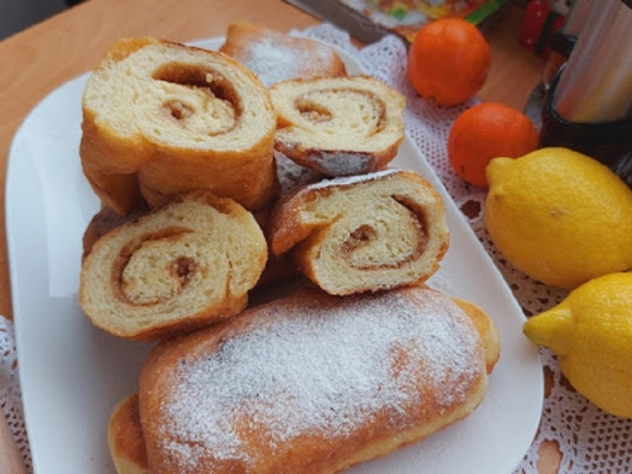 NEZAMENLJIV SLATKIŠ S MIRISOM DETINJSTVA Starinske mini štrudle sa testom od svinjske masti