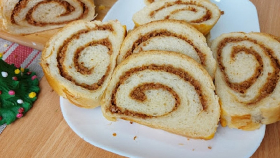 NEZAMENLJIV SLATKIŠ S MIRISOM DETINJSTVA Starinske mini štrudle sa testom od svinjske masti