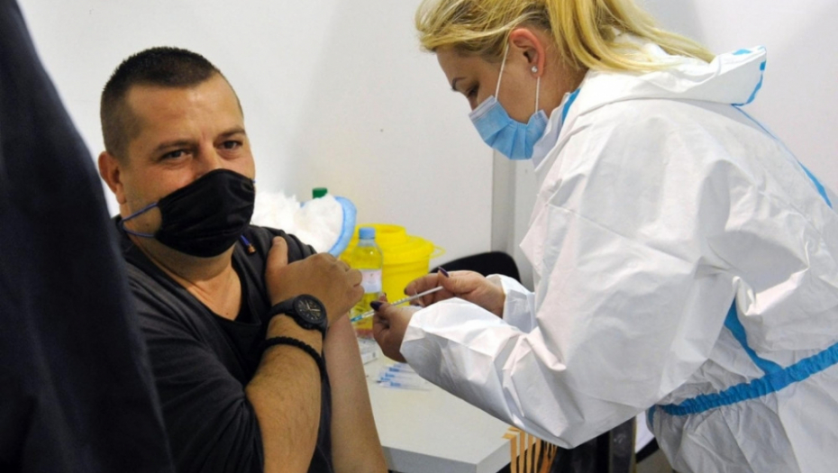 Vakcinacija biciklista na Beogradskom sajmu
