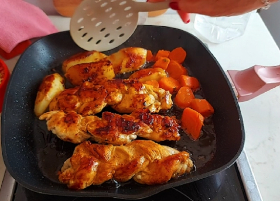 RAPSODIJA UKUSA KOJA SE PAMTI: Piletina u sosu od kefira i kurkume je čisto remek delo