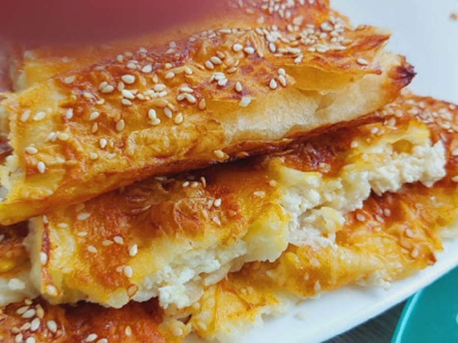 DORUČAK KOJI BUDI SVA ČULA Najukusnija prelivena pita sa sirom (FOTO/VIDEO)