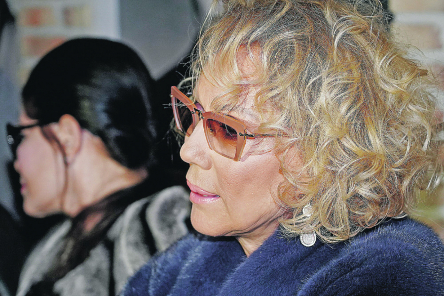 LEPA BRENA EKSKLUZIVNO ZA ALO! Nemam nijedan kostim, raspali su se od znoja!