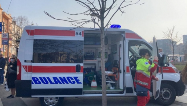 SAOBRAĆAJNA NESREĆA U BEOGRADU: Motociklista povređen na Banjici