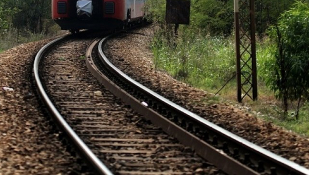 RAMPE SU BILE SPUŠTENE, DEVOJKA JE GLEDALA U TELEFON Oglsaila se Infrastruktura železnice Srbije povodom nesreće kod Niša