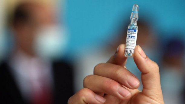 EPOHALNO OTKRIĆE RUSKIH NAUČNIKA Ova vakcina protiv korona virusa može da vas štiti doživotno!