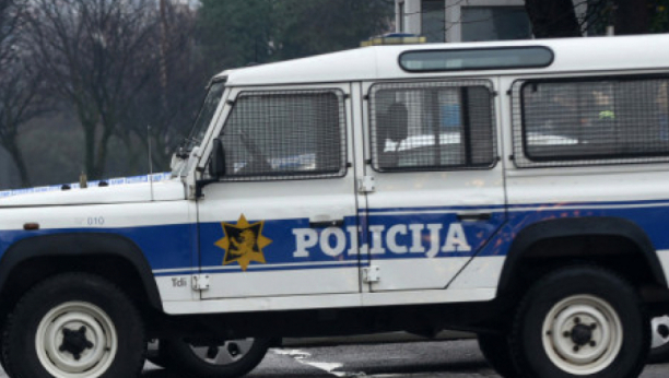 AKO OVO GLEDATE, ZNAČI DA SAM USPEO! Crnogorska policija na nogama - naoružani muškarac preti (VIDEO)