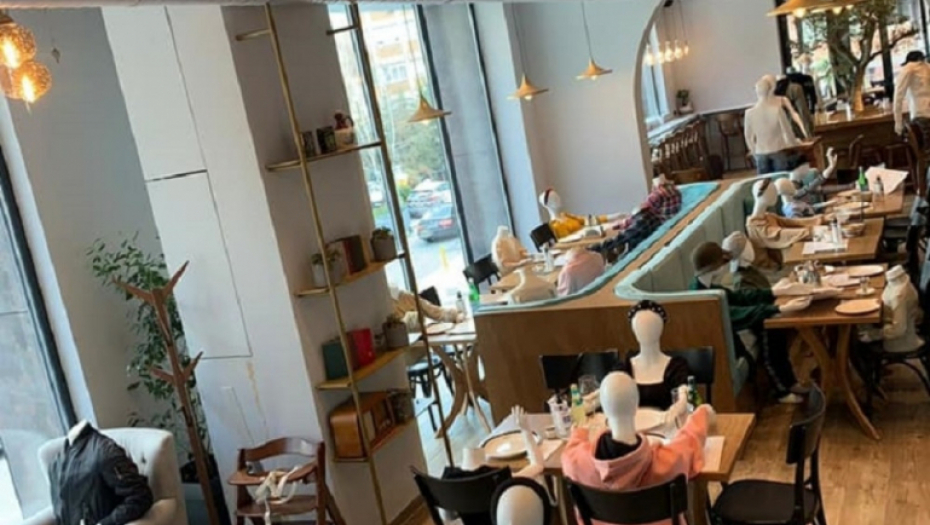 Priština, restoran Bagolina, lutke 