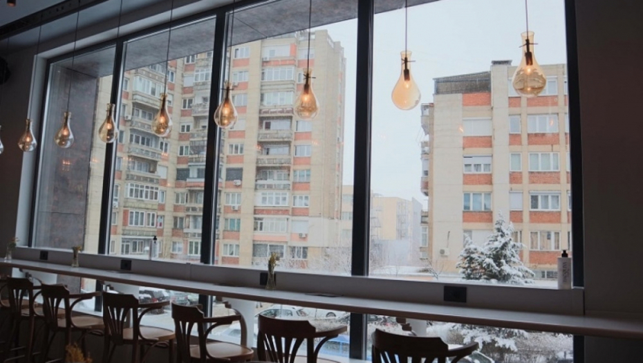 Priština, restoran Bagolina, lutke 