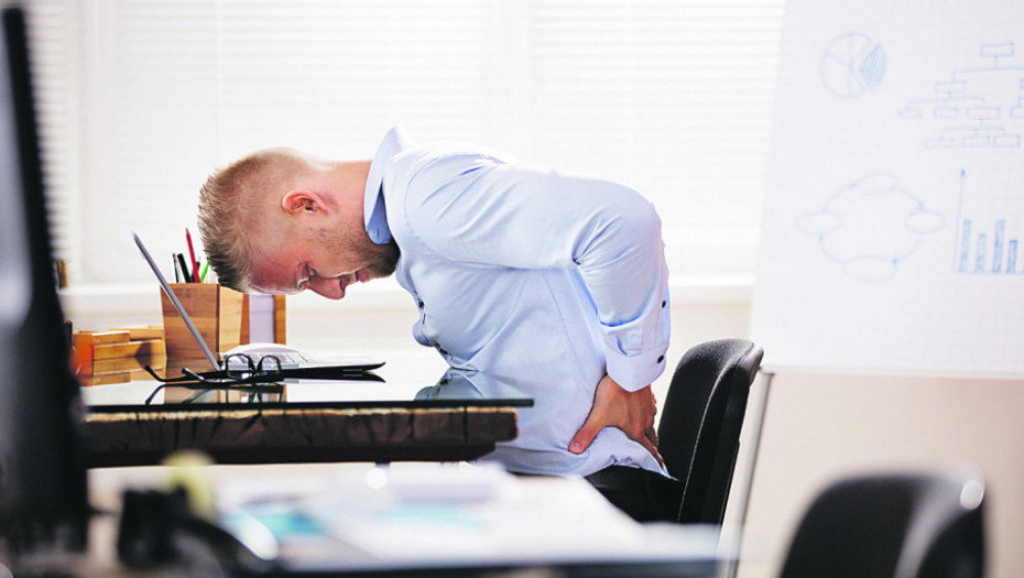 SVE VIŠE BOLOVA U KRSTIMA Zbog redukovanih fizičkih aktivnosti, sve češće se ljudi žale na tegobe u velikim zglobovima