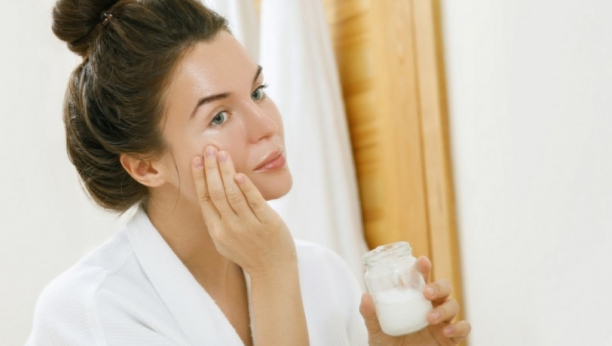 Negujte svoje lice: Napravite kremu od samo tri sastojka koja će preporoditi kožu