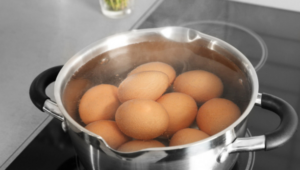 UBACITE ČAČKALICU U VODU U KOJOJ KUVATE JAJA Savet bake koji zlata vredi, kuvajte od sada bez straha da će se sve razlupati