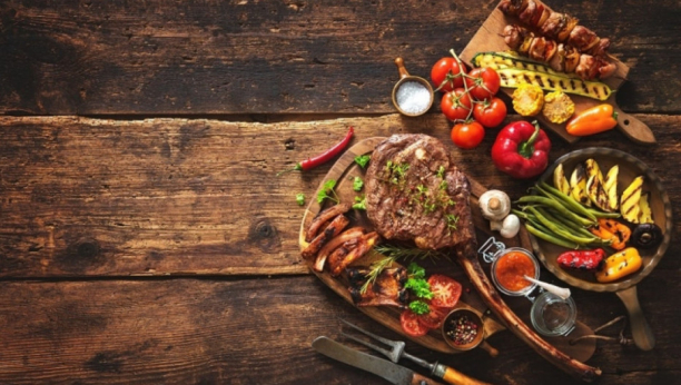 ZA VRHUNSKI ROŠTILJ Osam najboljih marinada za meso, plus četiri premaza pred pečenje