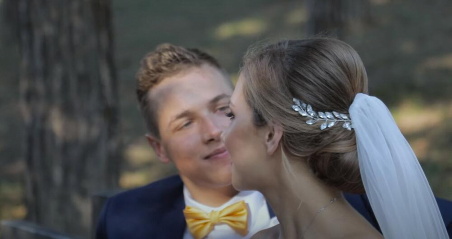 Ovako izgleda muž mlade Zorje Pajić koja je oduševila žiri svojim raskošnim glasom, brat je poznatog glumca, a ona izgleda prelepo u venčanici! (FOTO)