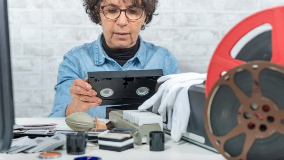 video kaseta, žena, filmovi
