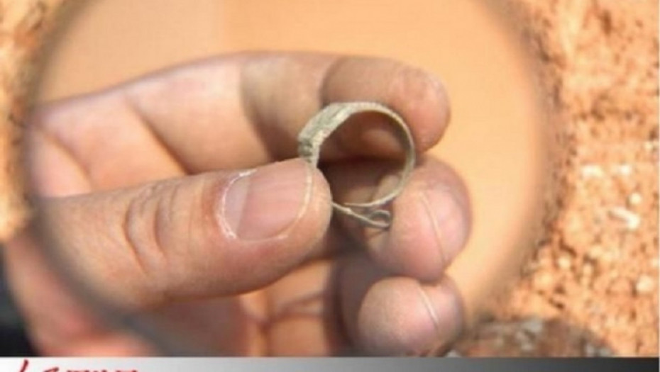 švajcarski sat, istorija, kineska grobnica