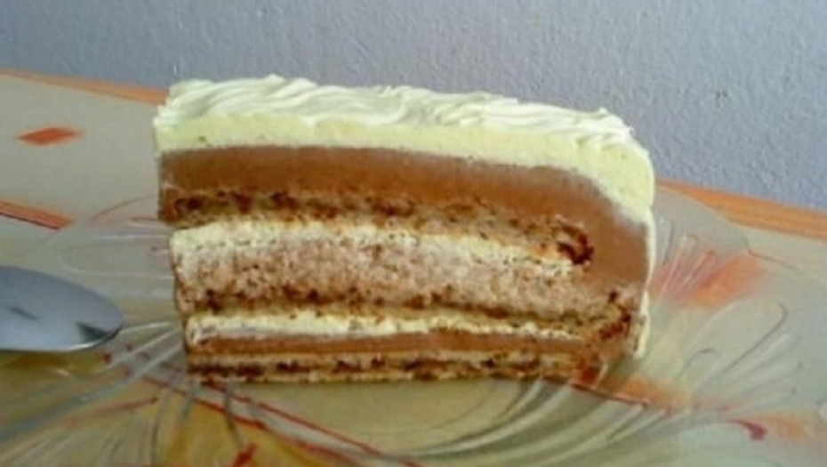 DESERT KOME NEMA RAVNOG Kraljica poslastica: Božanstvena torta, najlepši spoj čokolade i oraha!