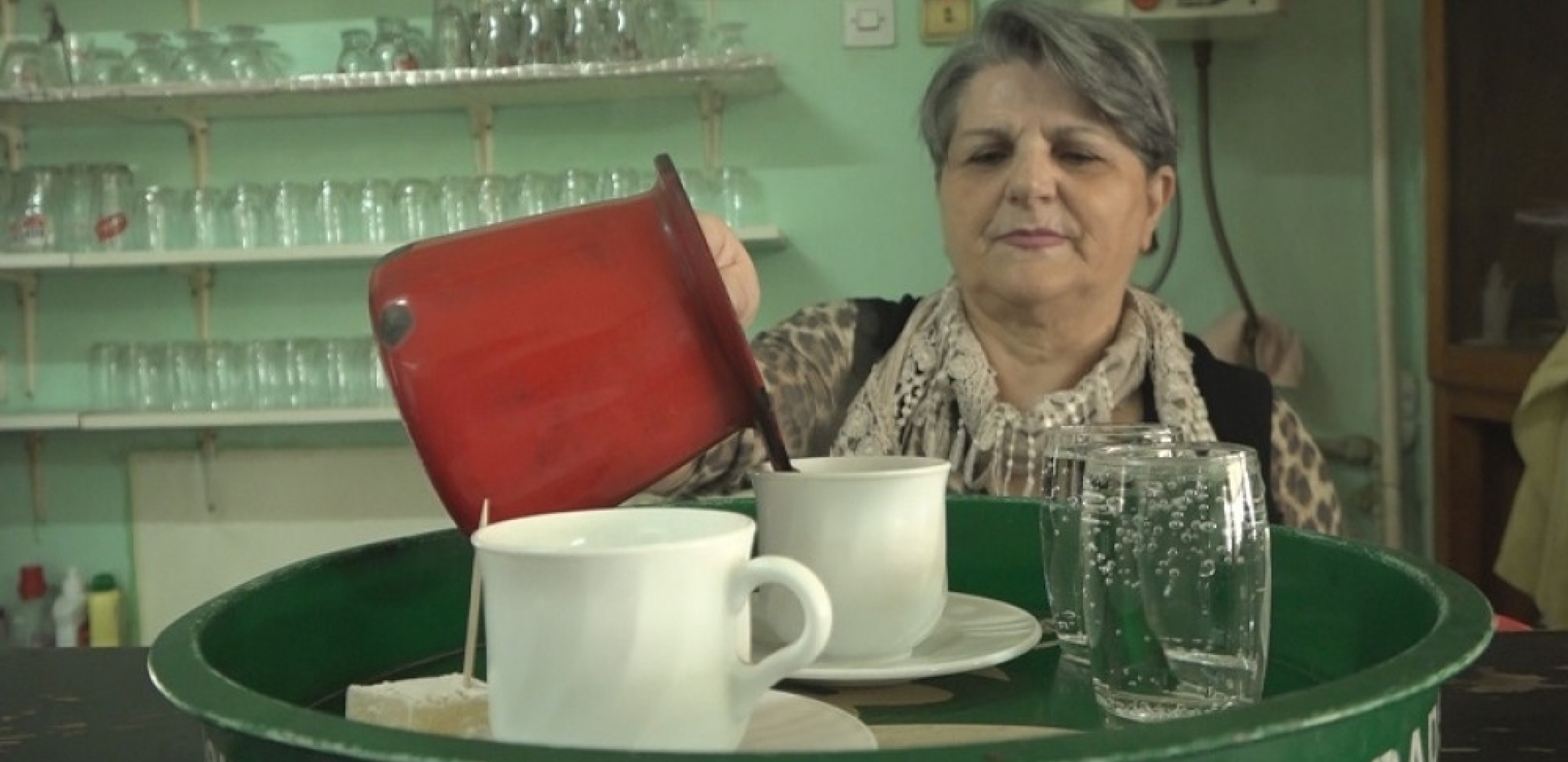 U KAFU DANAS UMESTO ŠEĆERA DODAJTE SO! Evo šta će se dogoditi...