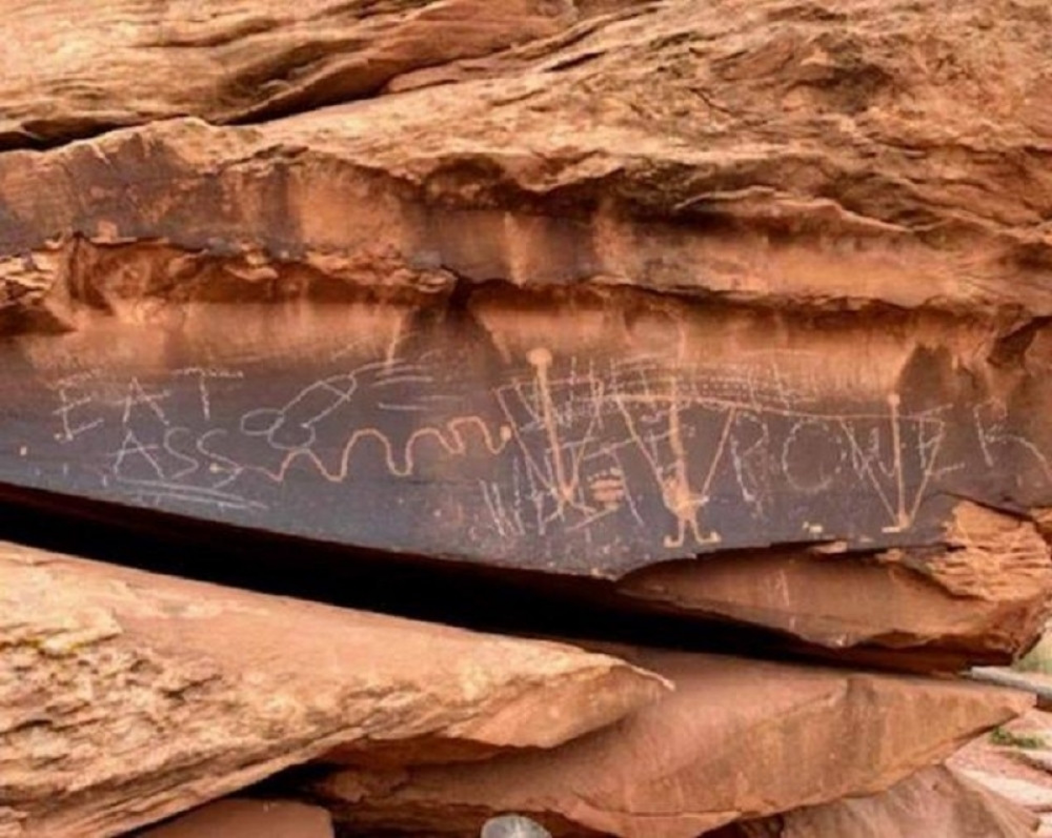 stena, uništenje, vandalizam