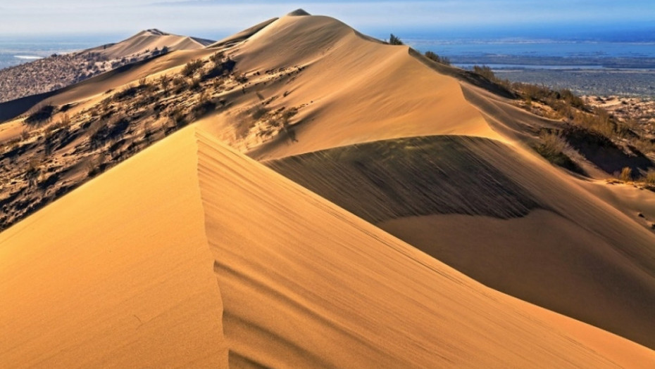 Altin-Emel, pustinja, pesak