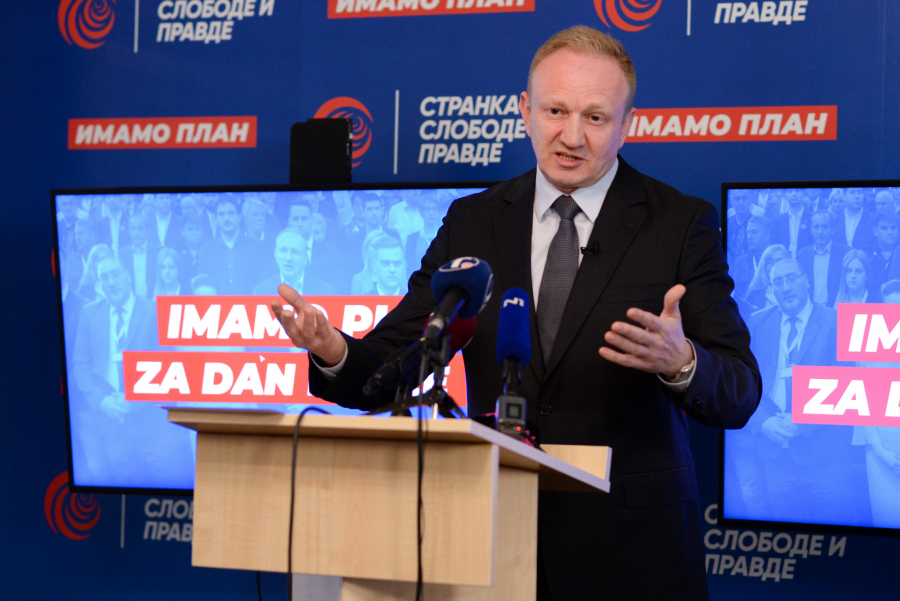 ISPLIVALE FOTKE KOJE SU OTKRILE JEZIVU ISTINU Đilas pokušao da sakrije, ali se saznalo šta se dešavalo u Domu za decu ometenu u razvoju