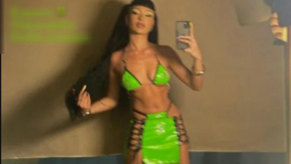 MUŠKARCI SE BORE ZA DAH Ćerka Mileta Kitića pokazalo telo na kome joj svi zavide, Elena u lateksu pokazala baš sve atribute (FOTO)