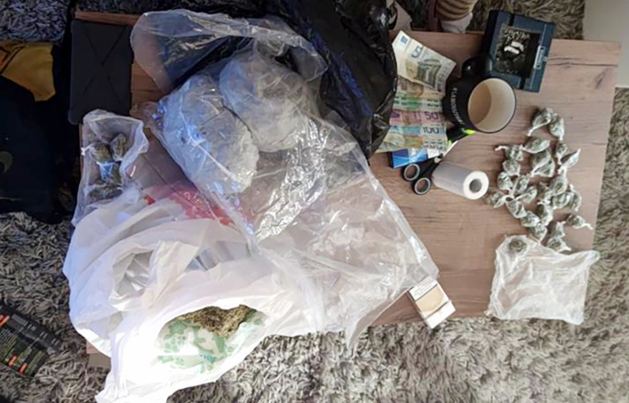 HTELI DA BUDU GANGSTERI KAO IZ SERIJA Policija uhapsila mlade koji su dilovali drogu u Beogradu