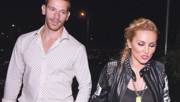 Goca Tržan gađala voditeljku usred emisije, pevačica izljubomorisala pred celom nacijom (FOTO)