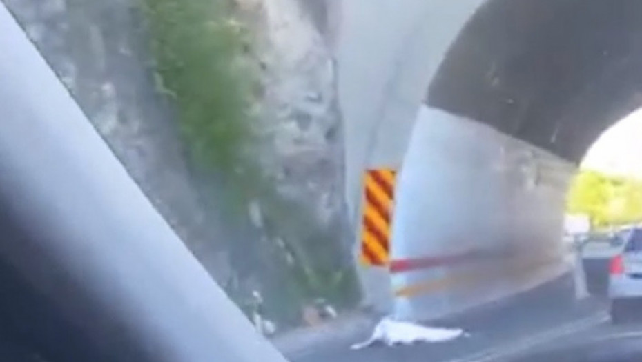 Stravična scena na putu ka Zlatiboru: Žena pala sa litice i poginula, NJENO TELO LEŽALO NA PUTU (VIDEO)