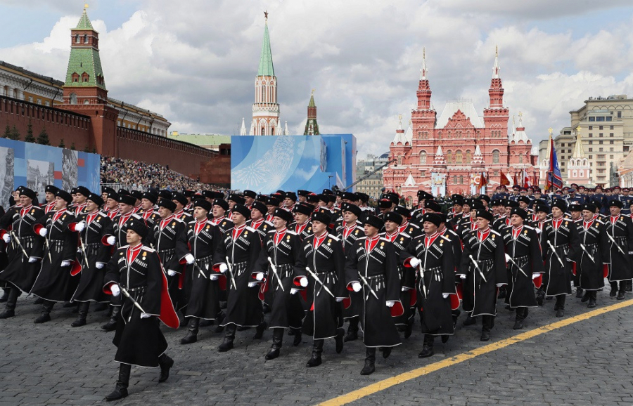 RUSI DRŽE NATO NA OKU Zelenski: Povukli su samo 10.000, a 100.000 je bilo na granici!
