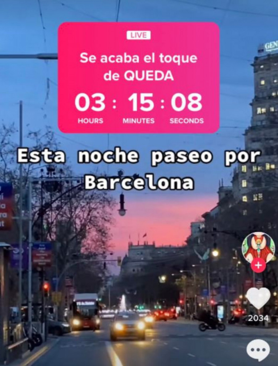 PRAVILI DOČEK, ODBROJAVALI SATE I BACALI PETARDE Policijski čas u Španiji ukinut prvi put od oktobra, građani izašli na ulice, napravili ogromne žurke na trgovima!