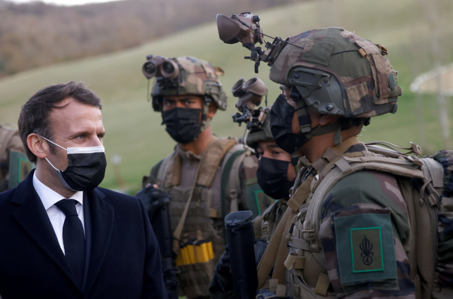 ISLAMIZAM JE OPASAN, HORDA IZ PREDGRAĐA PRETI Francuska pred ratom, 25.000 vojnika i oficira poslalo poslalo preteće pismo vlastima!