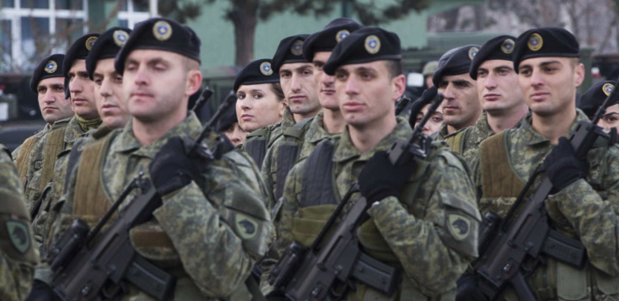 SAD naoružava Albance na Kosovu