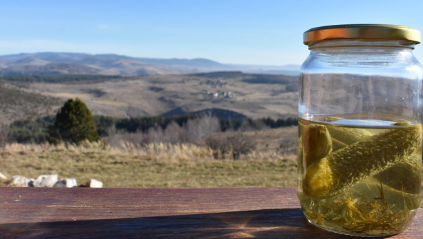 Pravite veliku grešku ako je bacate: Voda iz kiselih krastavaca ima široku upotrebu