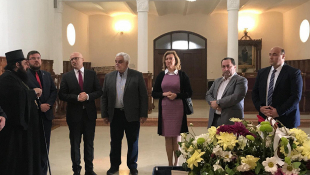 GRADONAČELNIK NOVOG SADA POSETIO VUKOVAR "Ono što je započeto pre dve godine, danas je i završeno, zgrada Srpskog doma je potpuno obnovljena"