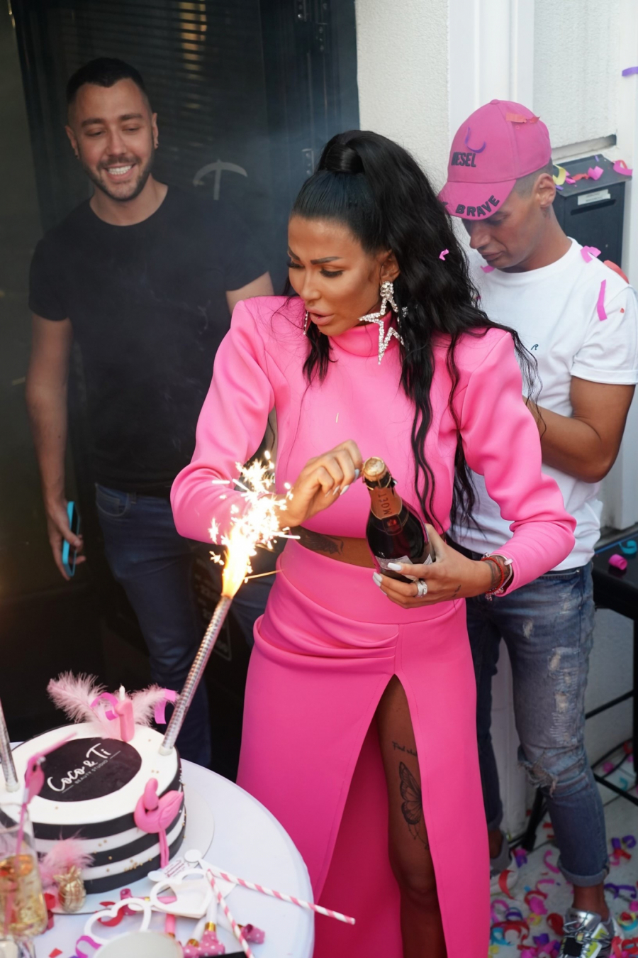 ALO! SAZNAJE Konačno otkriveno ko je iskeširao 20.000 evra za puštanje Ajfonke iz pritvora, čak je i ona bila u šoku!