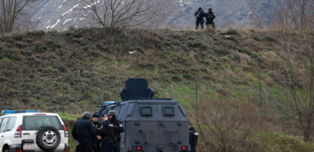 KOSOVSKA POLICIJA POD PUNIM NAORUŽANJEM Zaustavljaju Srbe i pretresaju