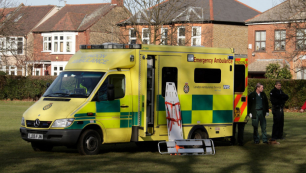 Neviđena tragedija: Majka umrla dok je dojila, ugušila i bebu