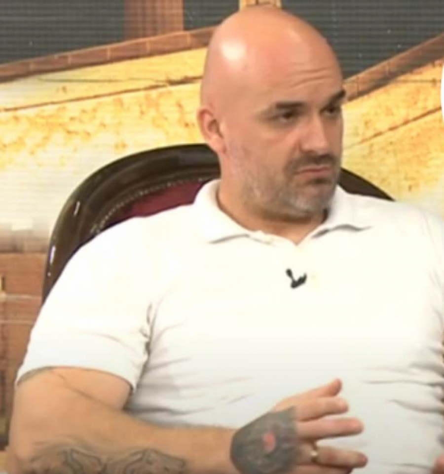 TUKAO JE SVE DEVOJKE! Nenadov bivši saradnik obelodanio skandalozne tajne iz njegovog života, pa priznao da ga se stidi zbog ovoga!