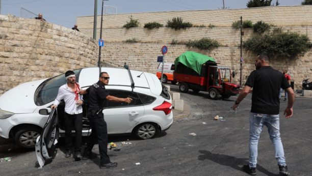 NAPAD U IZRAELU Izboden policajac u Jerusalimu