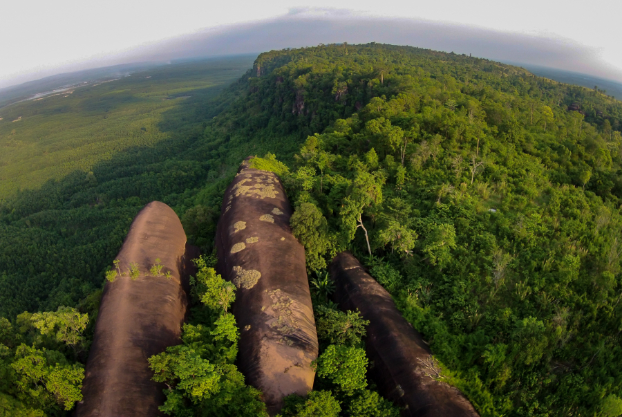 Ova 75 miliona godina stara stena na Tajlandu izgleda kao srušeni svemirski brod (FOTO)