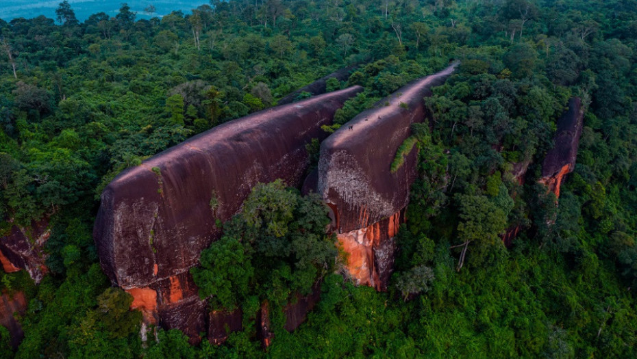 Ova 75 miliona godina stara stena na Tajlandu izgleda kao srušeni svemirski brod (FOTO)